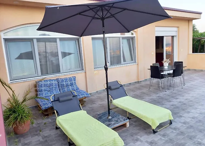 Hilltop Haven Cityview Lejlighed Durrës